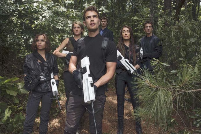 Divergente 3 : Au-delà du mur