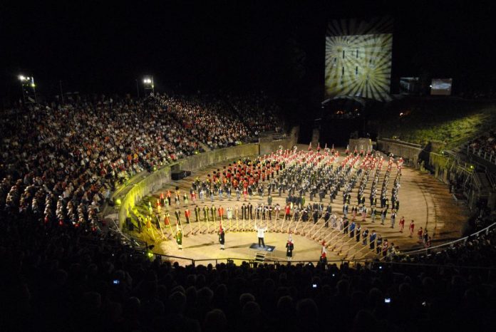 « Rencontre Vaudoise » - Avenches Tattoo ©Marc-André Guex