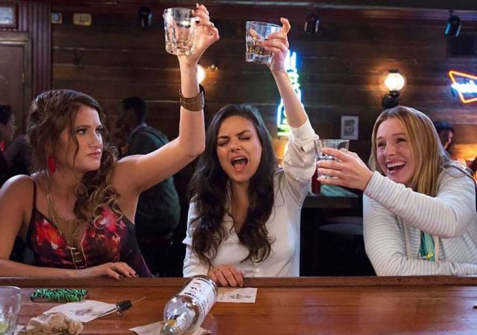 Bad Moms 2