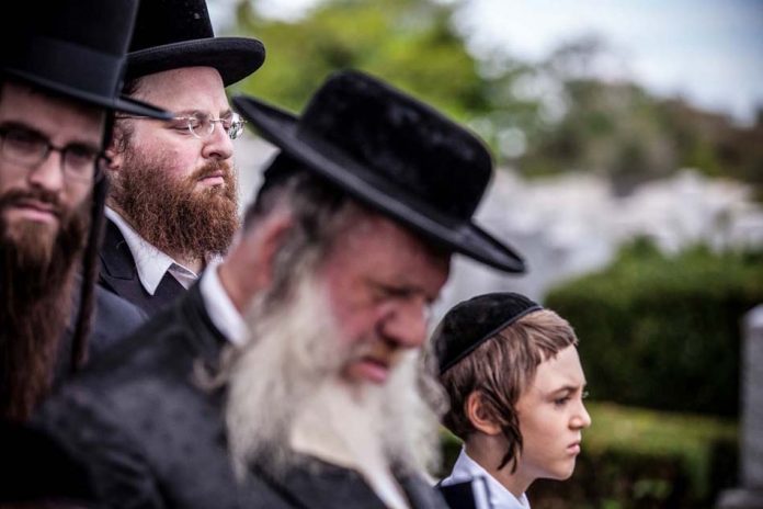 Menashe (Brooklyn Yiddish)