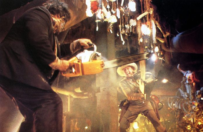 THE-TEXAS-CHAIN-SAW-MASSACRE-2-Lefty vs Leatherface